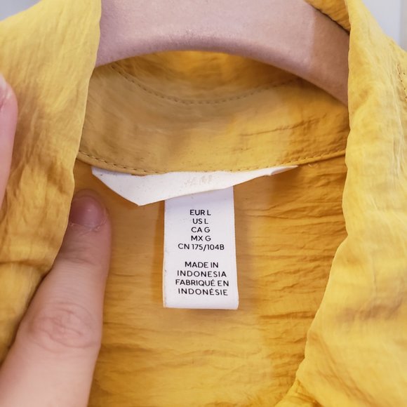 NWOT Yellow Crinkled Chiffon Shirt - Picture 3 of 5